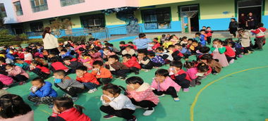 高密市金蘋果幼兒園舉行防火應(yīng)急疏散演練，筑牢校園安全防線